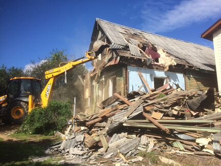 Демонтаж построек домов
