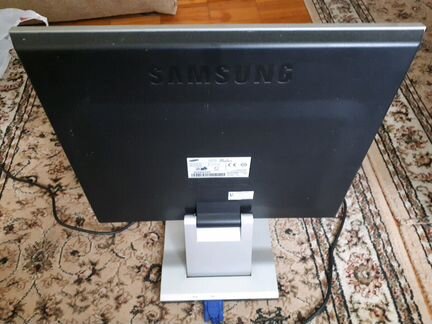 Монитор SAMSUNG 17 дюймов, ращрешение - 1280 на 10