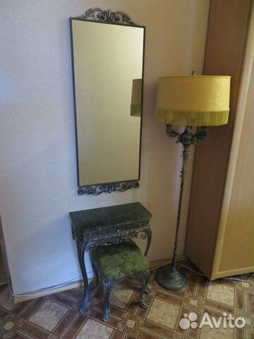 Гарнитур(торшер,зеркало,столик) зик из змеевика