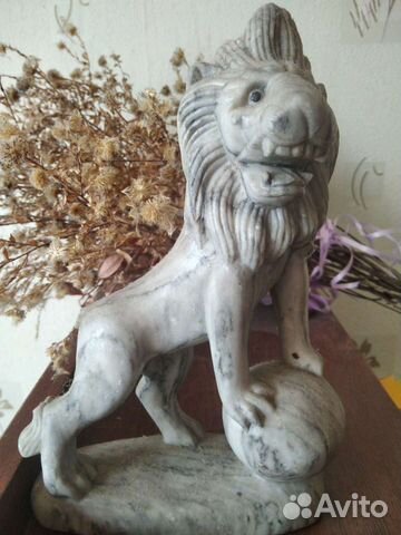 Коллекционная фигура