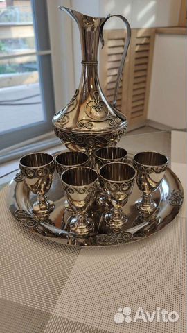 Графин с рюмками