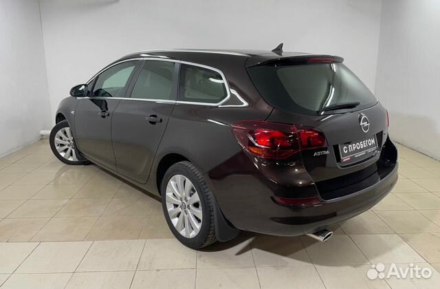 Opel Astra `2012