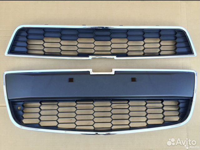 Решетка радиатора (верх) Chevrolet Aveo T300