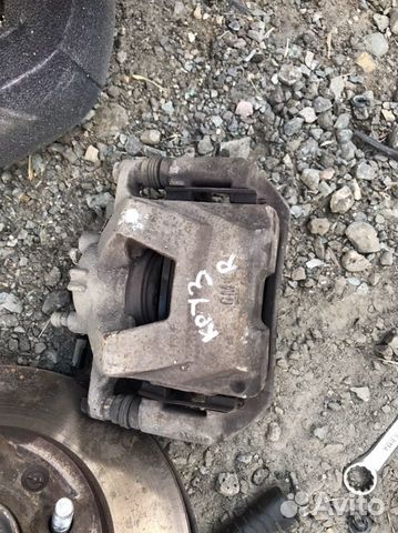 Суппорт передний правый Chevrolet Cruze