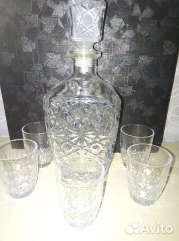 Графин со стопками