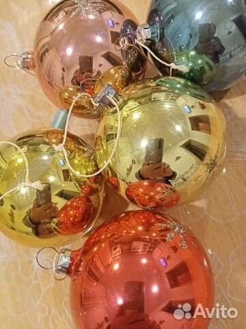 Шары и игрушки на ёлку