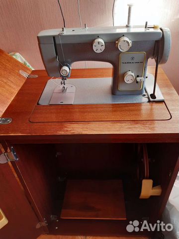 Швейная машина чайка 142м