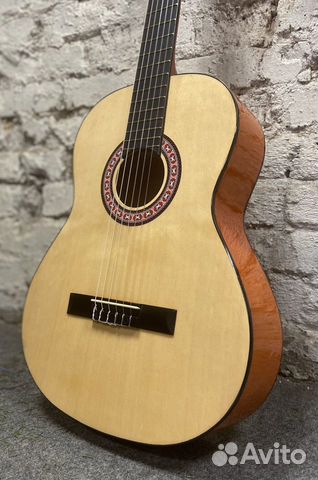 Классическая гитара Homage