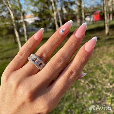 Маникюр, шеллак, наращивание ногтей