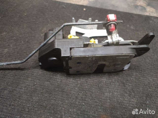 Замок передний левый бу Ssang Yong Actyon New