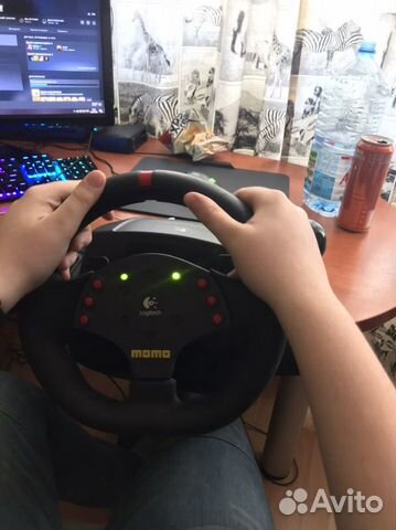 Руль logitech momo racing