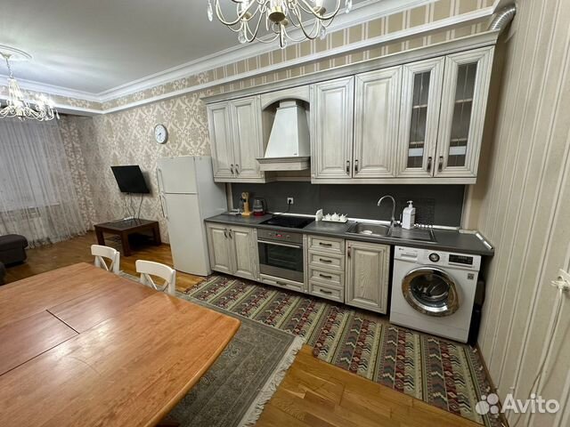 

3-к. квартира, 96 м², 2/10 эт.