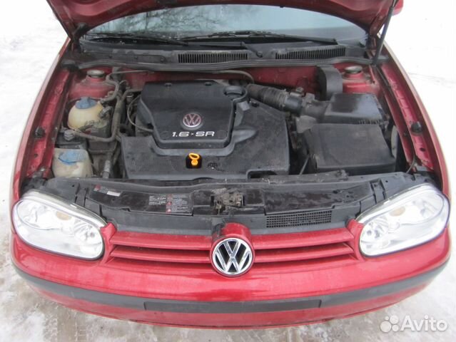VW гольф 4 запчасть двигатель 1,6л (цвет красный)