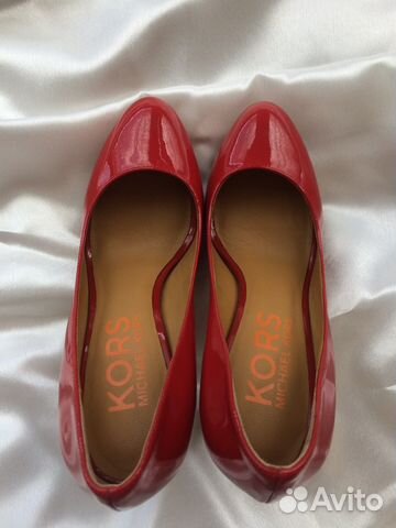 Красные лаковые туфли Kors Michael Kors Красные лаковые туфли Kors Michael Kors