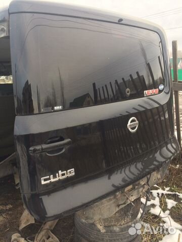 Крышка багажника на Nissan Cube Крышка багажника на Nissan Cube