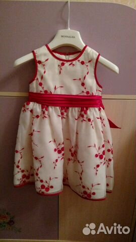 Много красивых платьев Много красивых платьев