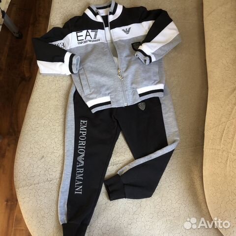 Спортивный костюм Спортивный костюм