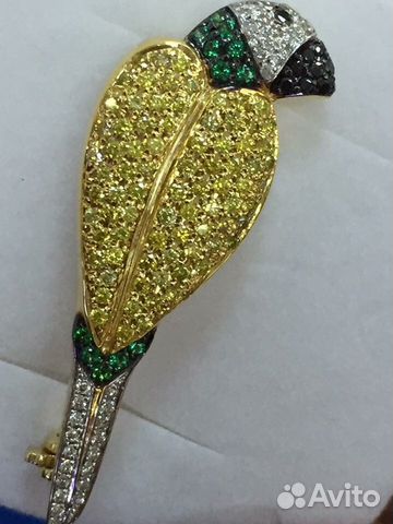 Золотая брошь с бриллиантами