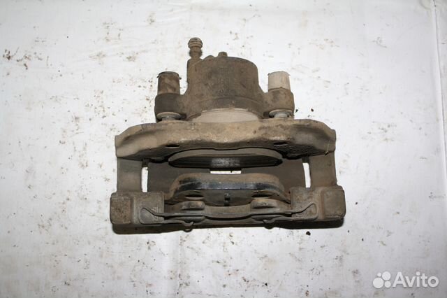 Суппорт передний левый Ford Focus 3 Фокус 1682876 Суппорт передний левый Ford Focus 3 Фокус 1682876