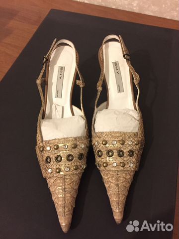 Босоножки Shy