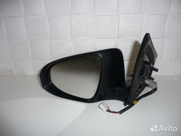 Зеркала на Toyota Auris 2 E18 2013 Зеркала на Toyota Auris 2 E18 2013