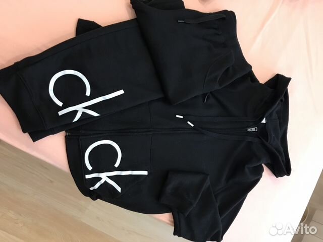 Костюм спортивный женский Calvin Klein Костюм спортивный женский Calvin Klein