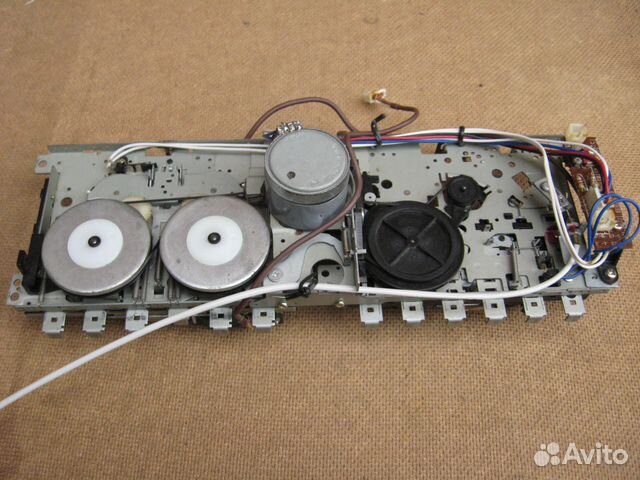 Механизмы магнитофонов. Магнитофон Atlanta 2х кассетный. Венгерский механизм для кассетного магнитофона. Лентопротяжный механизм кассетного магнитофона из чего состоит.