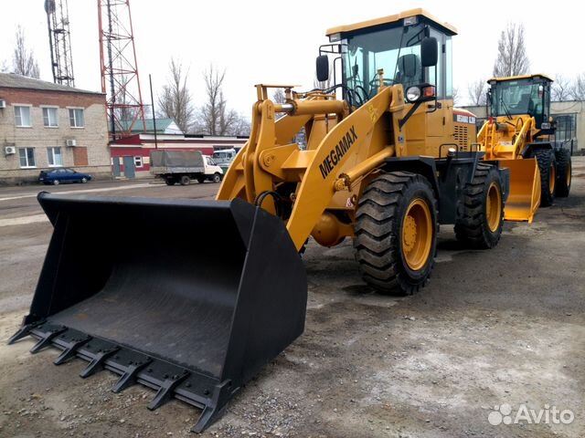Фронтальный погрузчик Megamax GL 300H
