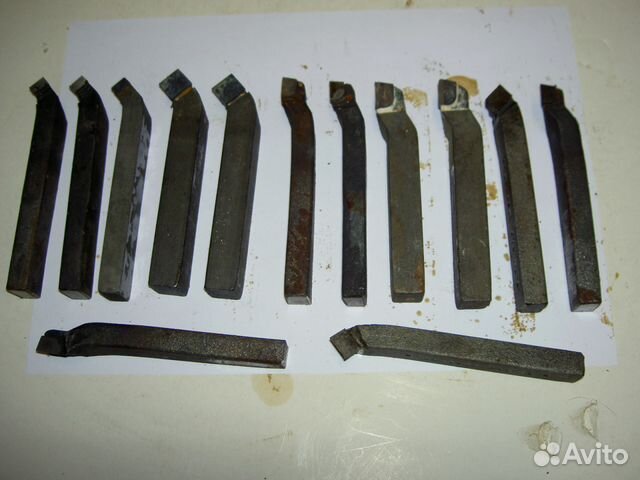 Резец токарный отрезной, р8 беларусь. Резец отрезной 20 16 т5к10. Резцы по металлу 12мм. Токарный резец эльбор. Набор токарных резцов по металлу 10х10 т5к10.