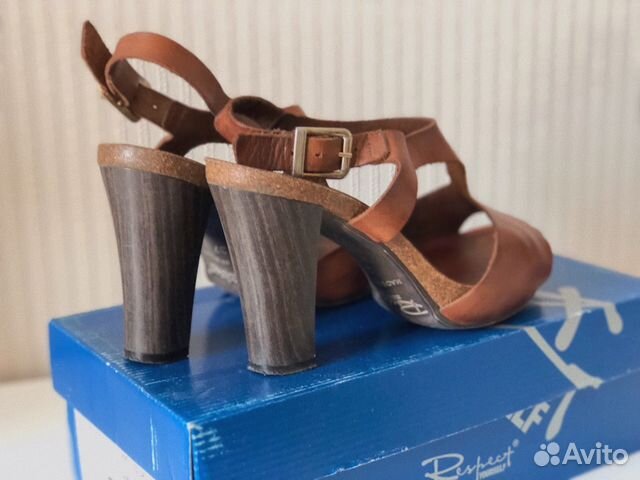 Босоножки кожаные Respect