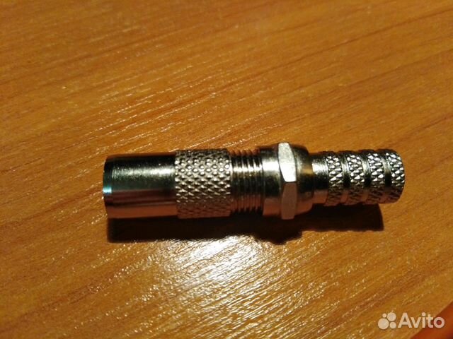 Штекер антенный на резьбе (Натурально)