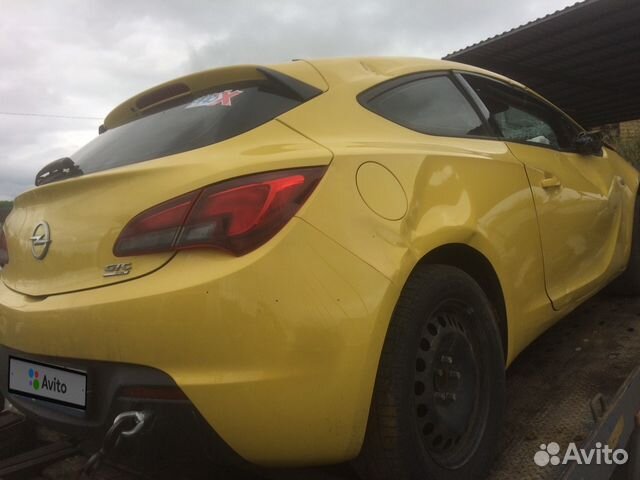 Opel Astra GTC 1.4 AT, 2012, битый, 90 000 км