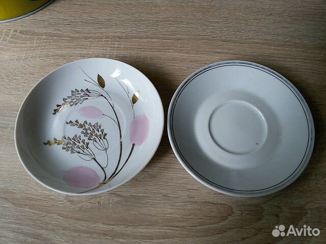 Фарфоровая тарелка 