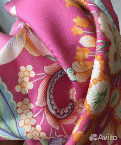 Платок Salvatore Ferragamo розовый цветы оригинал Платок Salvatore Ferragamo розовый цветы оригинал