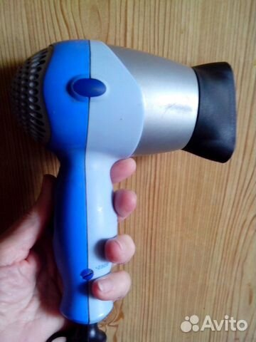 Фен компактный б/у, 2 скорости, удобен в дороге Фен компактный б/у, 2 скорости, удобен в дороге