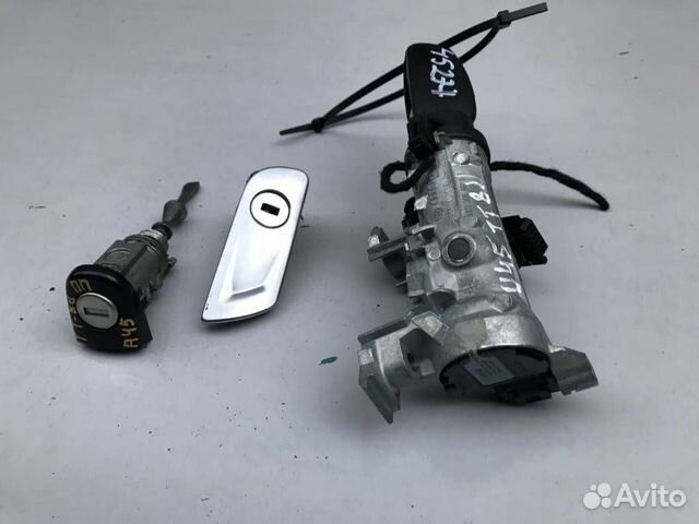 Комплект замка зажигания и ручки Audi TT 8J