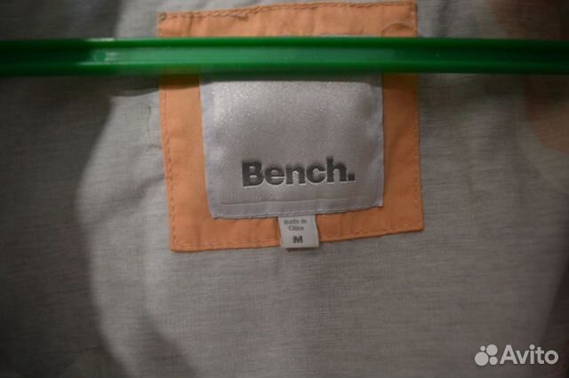 Ветровка от Bench для девушки