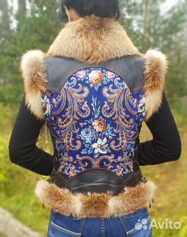 Жилетка из натуральной кожи с мехом лисы