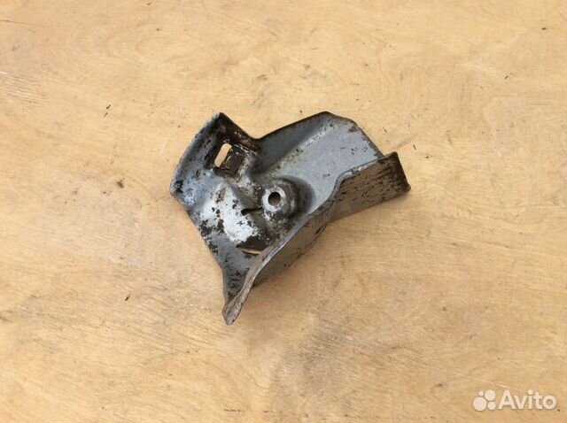 Защитный экран подушки двигателя Mercedes W204 C