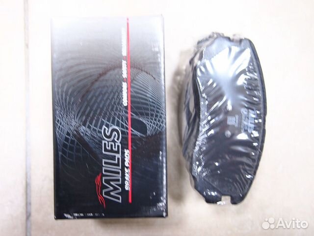Колодки тормозные (Смесь Low-Metallic) передние Колодки тормозные (Смесь Low-Metallic) передние