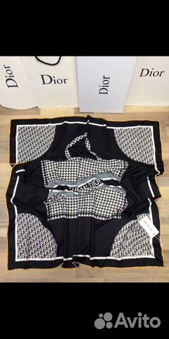 Платок chrictian dior.Размер:90*90.Ручная обработк