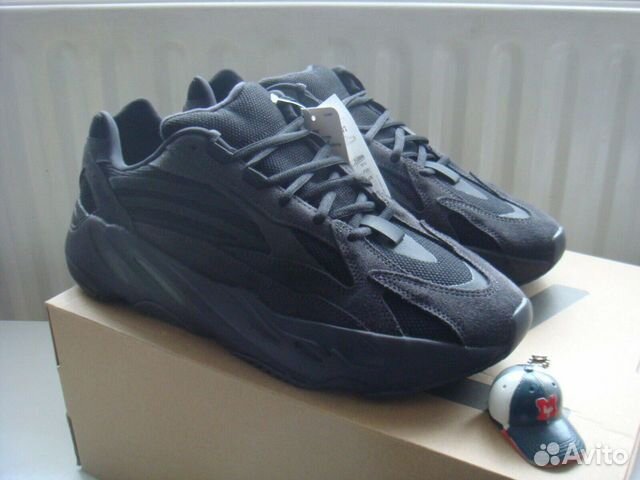 Adidas Yeezy Boost 700 V2 Vanta Adidas Yeezy Boost 700 V2 Vanta