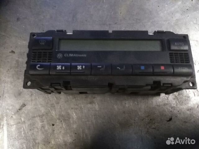 Блок управления климатом Volkswagen Passat B5 Блок управления климатом Volkswagen Passat B5