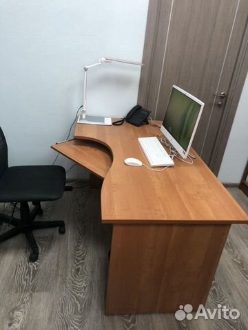 2 Стеллажа, 1 тумба, 4 стола 2 Стеллажа, 1 тумба, 4 стола