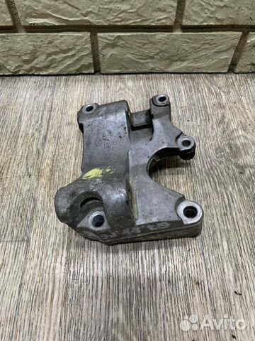 Audi Q7 4L Кронштейн генератора