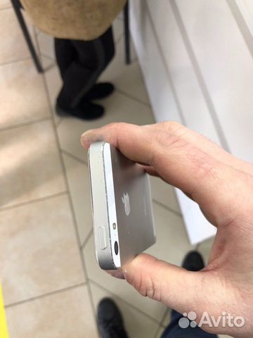 Продам телефон iPhone 5s,за 5 тысяч рублей.Возможе