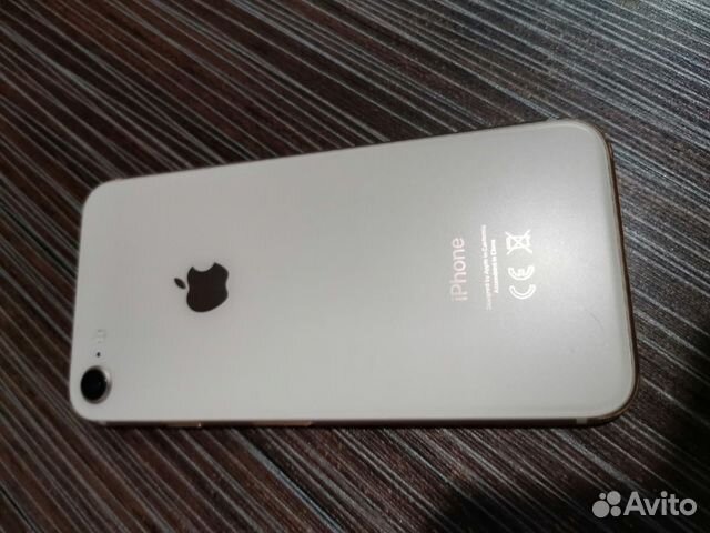 Телефон iPhone 8