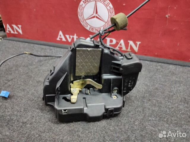 Замок двери Mercedes W211 E211 M272.964 2005 Замок двери Mercedes W211 E211 M272.964 2005