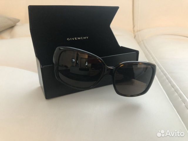 Солнцезащитные очки Armani DG