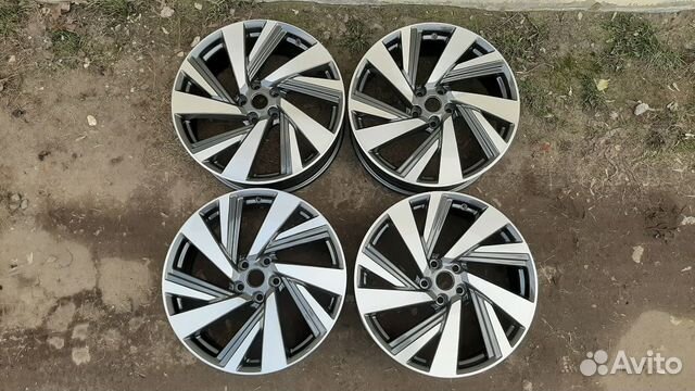 Оригинальные диски Nissan Murano 3 Z52 R20 комплек Оригинальные диски Nissan Murano 3 Z52 R20 комплек